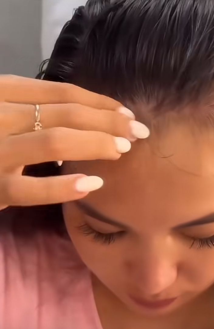 <em><strong>MARIA CONTRERAS</strong></em>